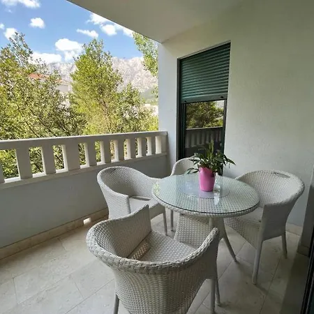 Ambasador Apartment Makarska