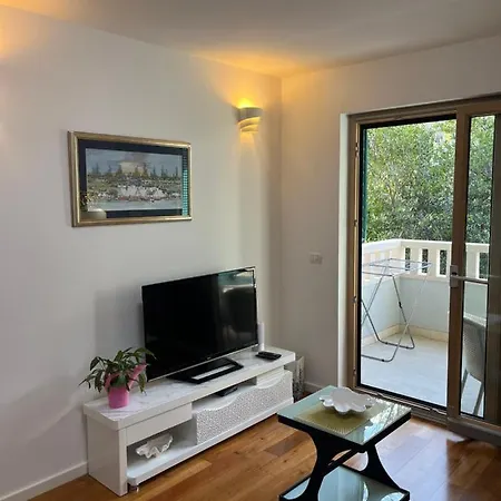 Ambasador マカルスカ