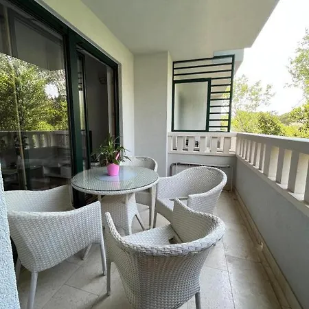 Ambasador Apartment Makarska