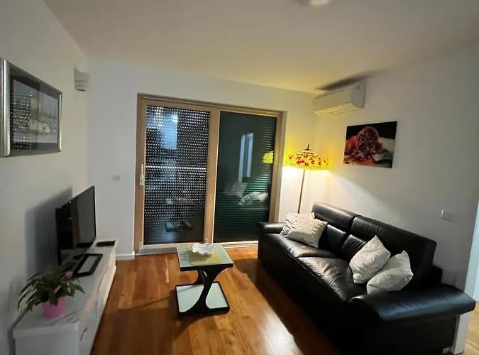 Ambasador Apartment *