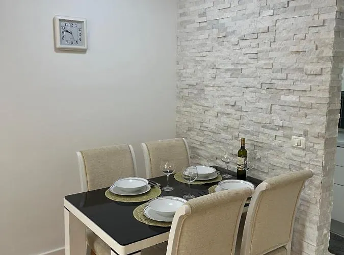 Ambasador Apartment *