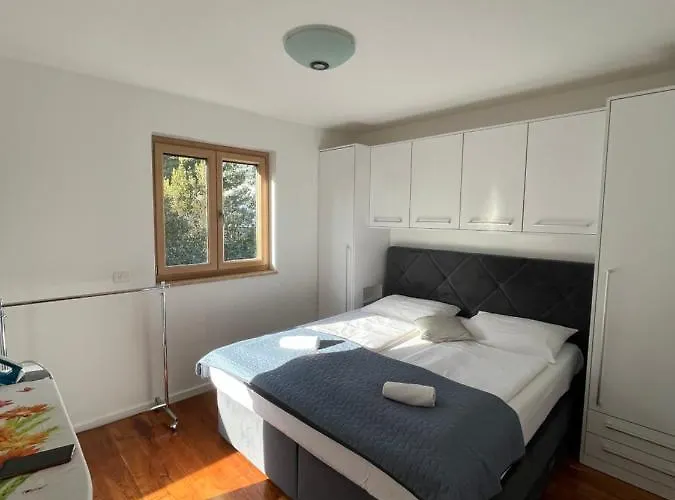 Ambasador * Makarska