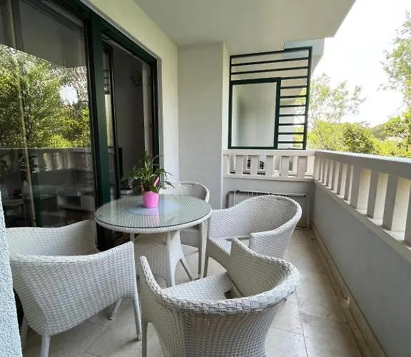 Ambasador Apartment Makarska