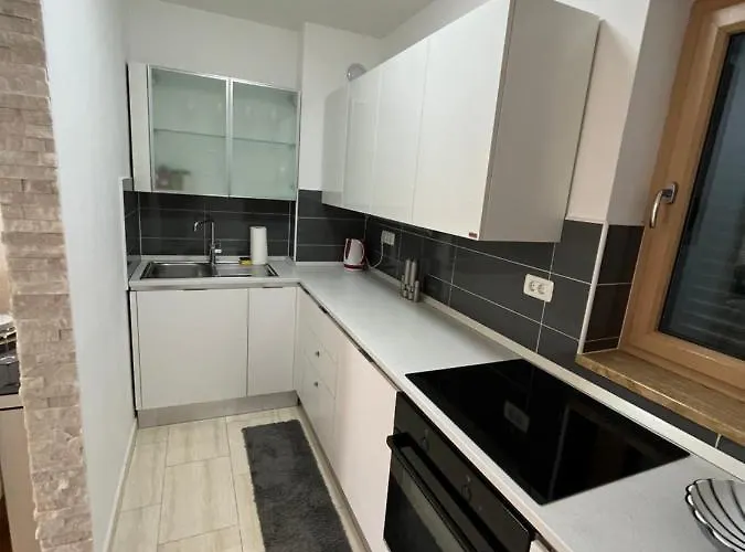 Ambasador 马卡尔斯卡